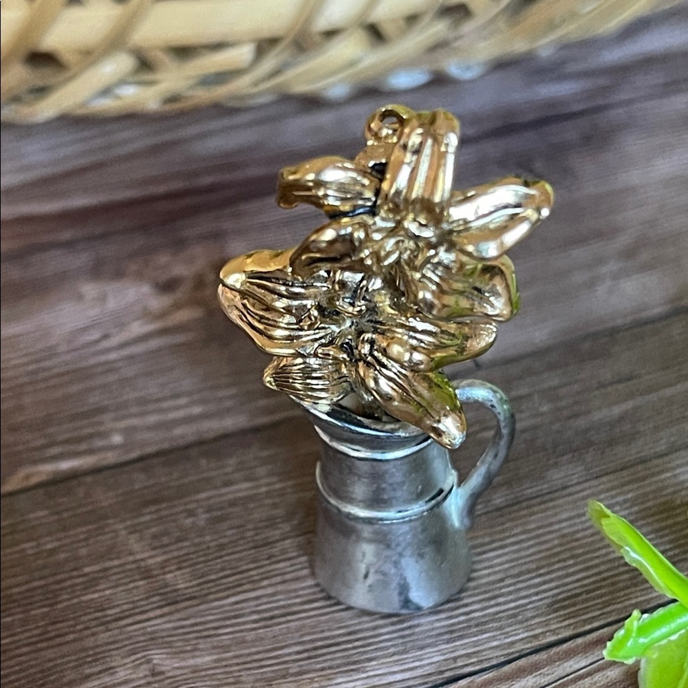 Elegant Gold and Silver Floral Brooch